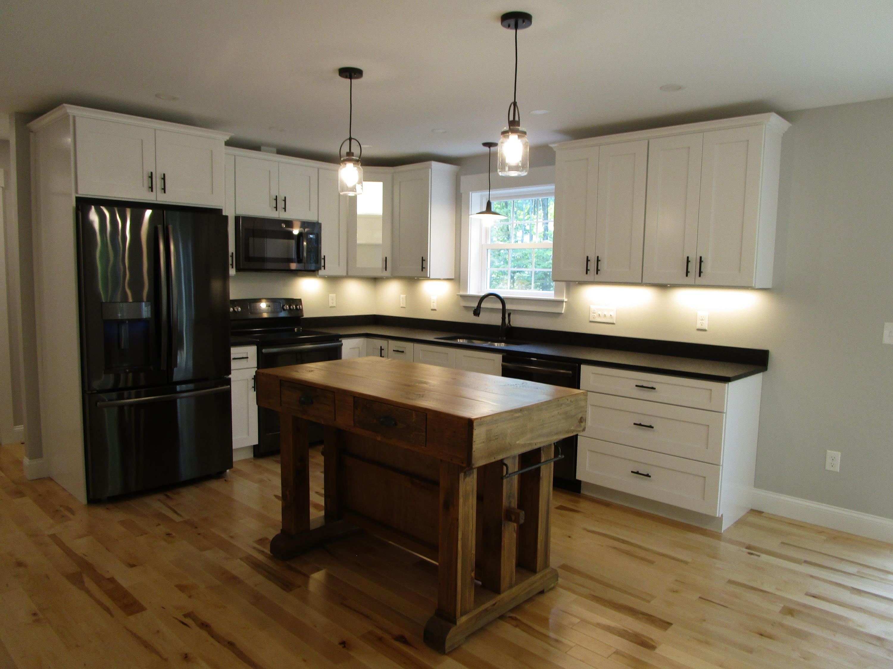 48 Mitchell Hill Road Scarborough, ME 04074 - Photo 4 of 36 Kitchen