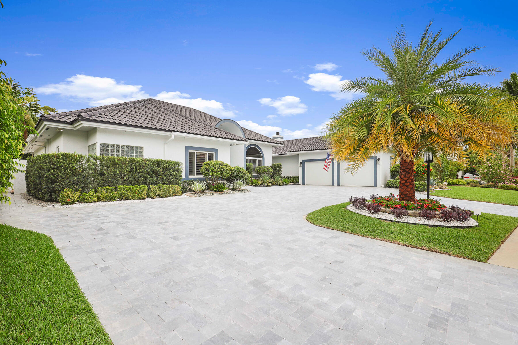 7279 Valencia Drive Boca Raton, FL 33433 - Photo 3 of 50 Circular Marble Driveway
