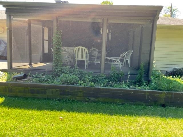 425 Morrish Road Flushing, MI 48433 - Photo 8 of 11 50087152-7.JPG