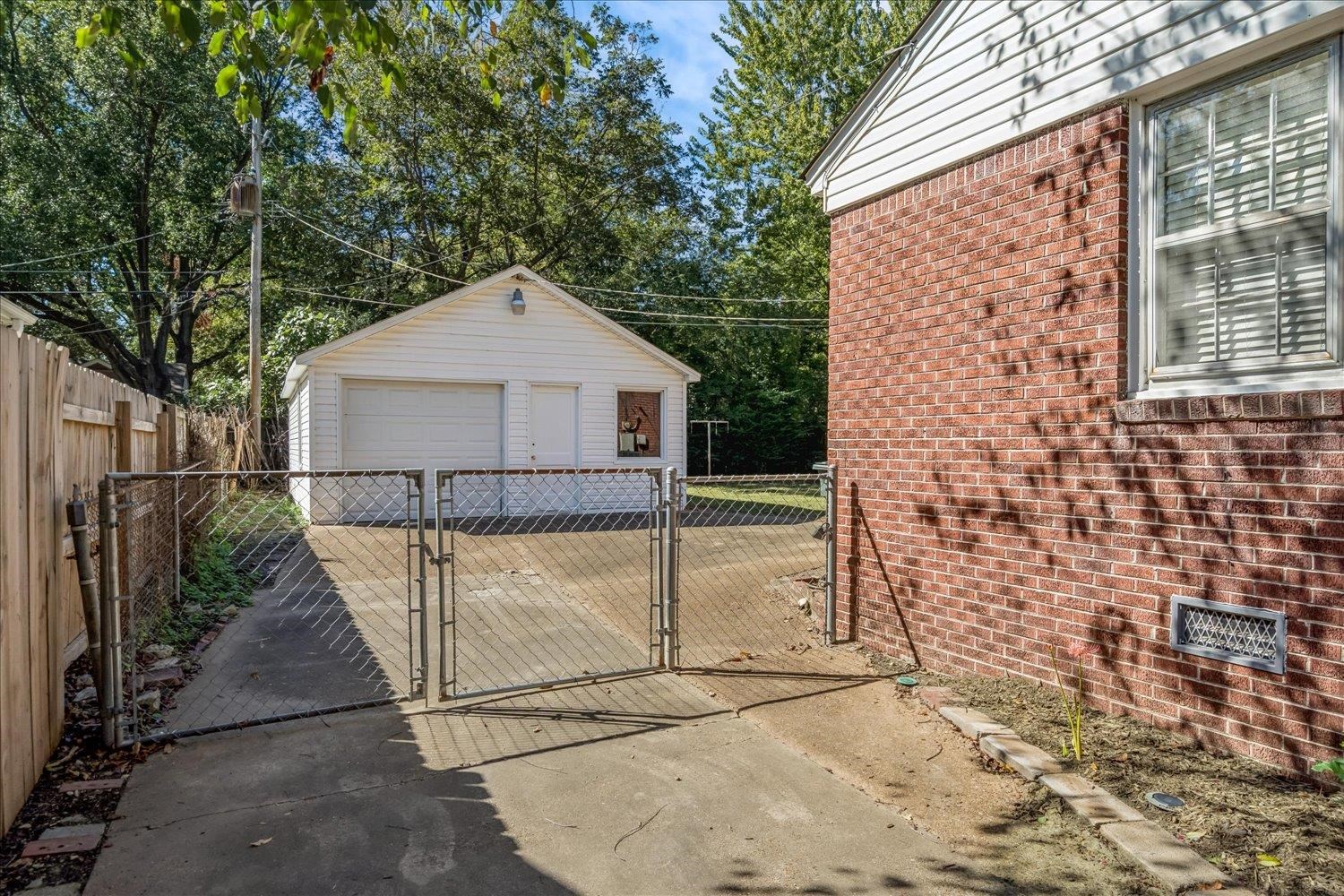 465 Grahamwood Drive Memphis, TN 38122 - Photo 27 of 35 Gallery Image 27