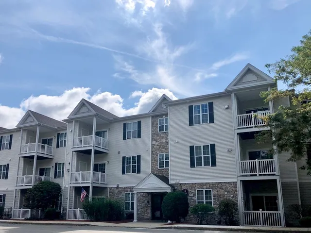 $399,000 | 19 Hampshire Road, Unit 304, Methuen, MA 01844