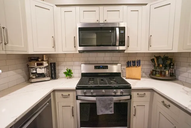 $399,000 | 19 Hampshire Road, Unit 304, Methuen, MA 01844