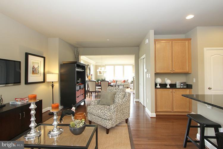 14401 Vedanta Way Silver Spring, MD 20906 - Photo 12 of 30 Living Room