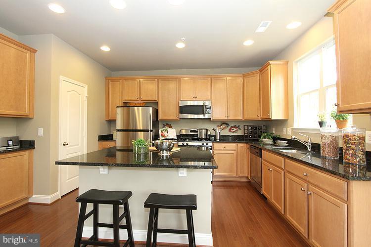 14401 Vedanta Way Silver Spring, MD 20906 - Photo 17 of 30 Kitchen