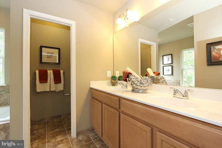 14401 Vedanta Way Silver Spring, MD 20906 - Photo 22 of 30 Bath