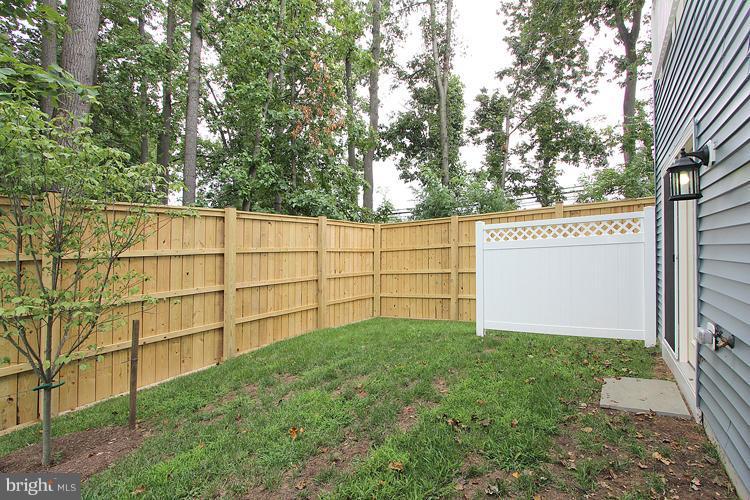 14401 Vedanta Way Silver Spring, MD 20906 - Photo 28 of 30 Exterior (Rear)