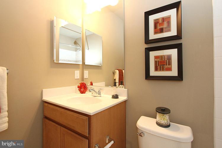 14401 Vedanta Way Silver Spring, MD 20906 - Photo 9 of 30 Bath
