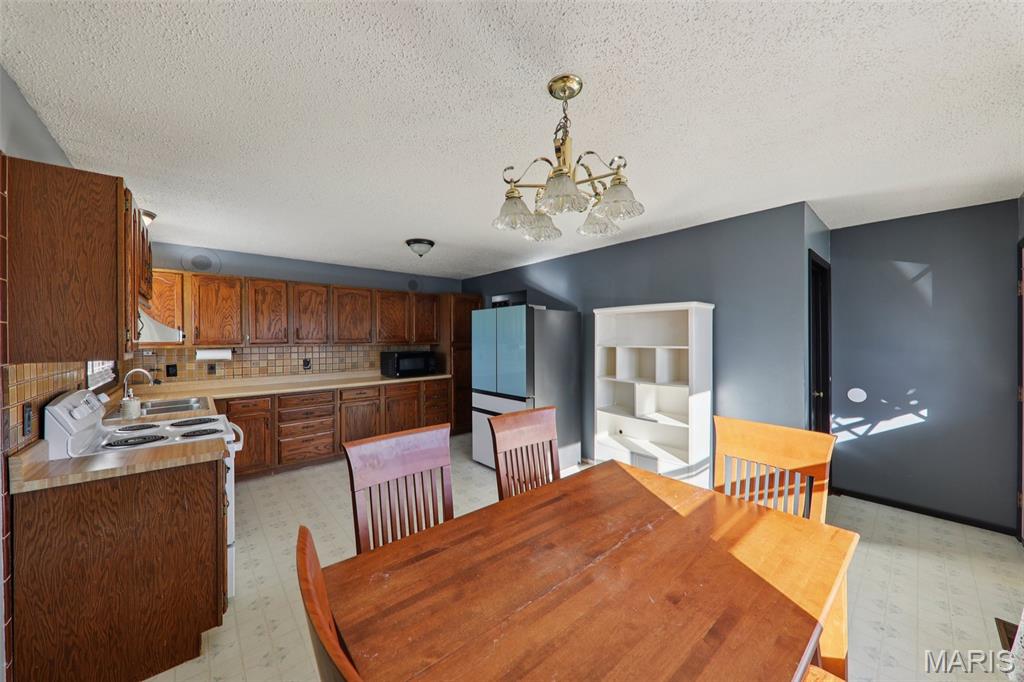 408 Hollywood Heights Road Caseyville, IL 62232 - Photo 7 of 20