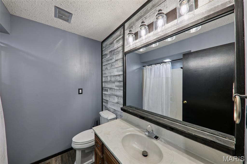 408 Hollywood Heights Road Caseyville, IL 62232 - Photo 9 of 20