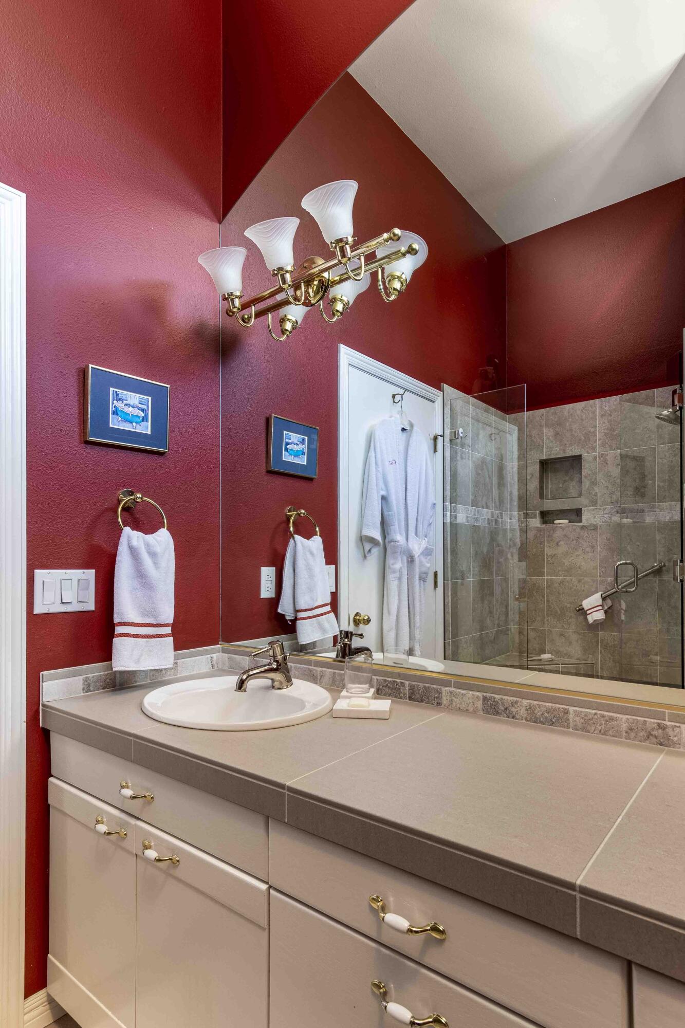 17912 Rhododendron Lane Sunriver, OR 97707 - Photo 19 of 35 Tiled Shower