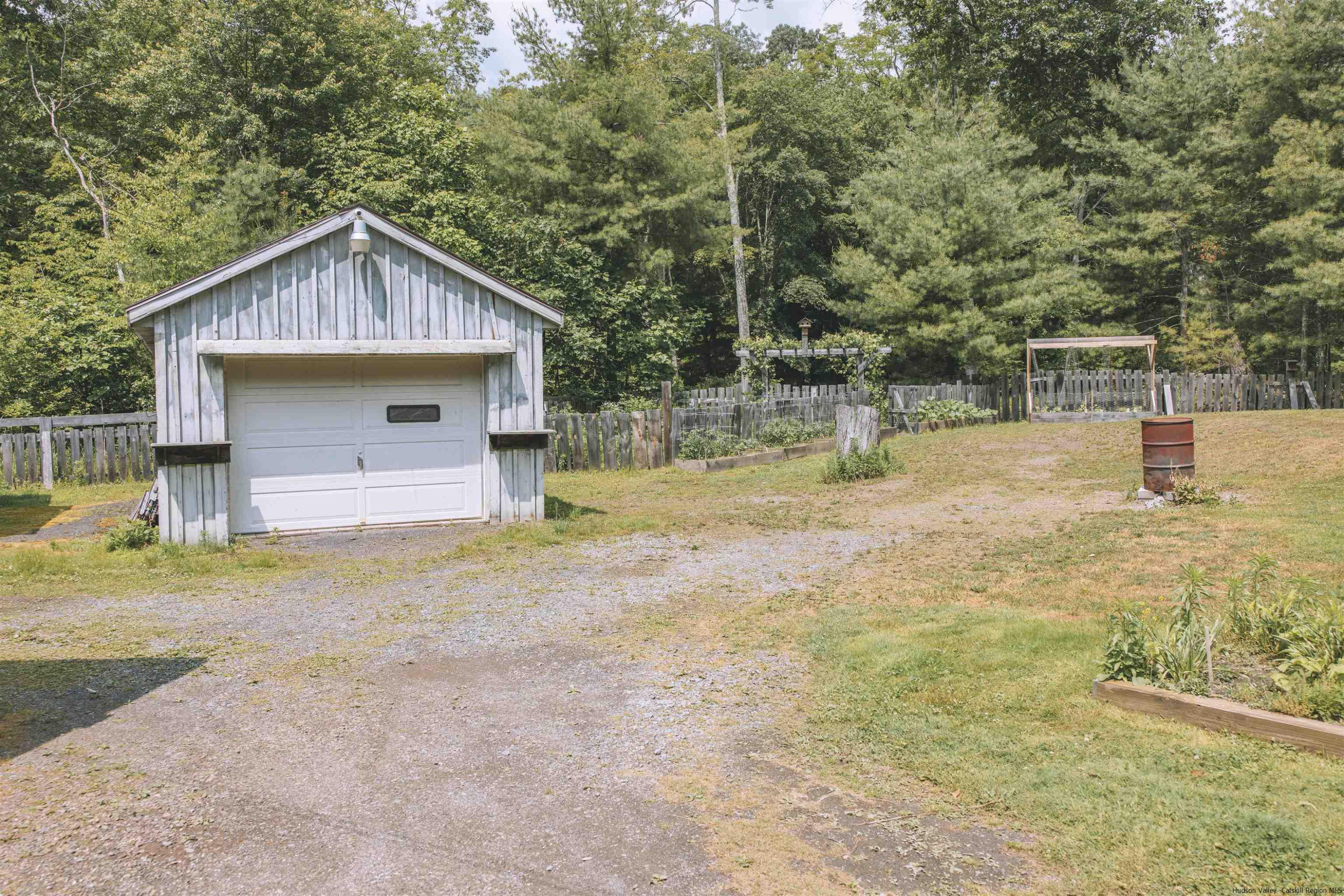 186 Patch Road Saugerties, NY 12477 - Photo 25 of 34 a backyard of a house