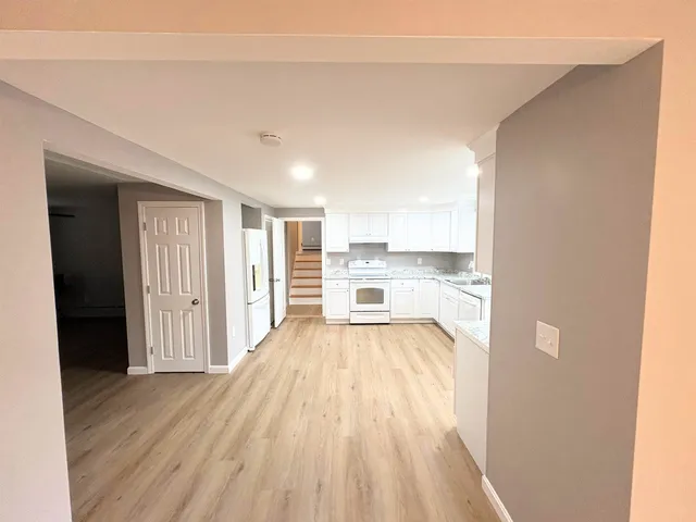 $1,500 | 11 Monadnock Street, Nashua, NH 03064