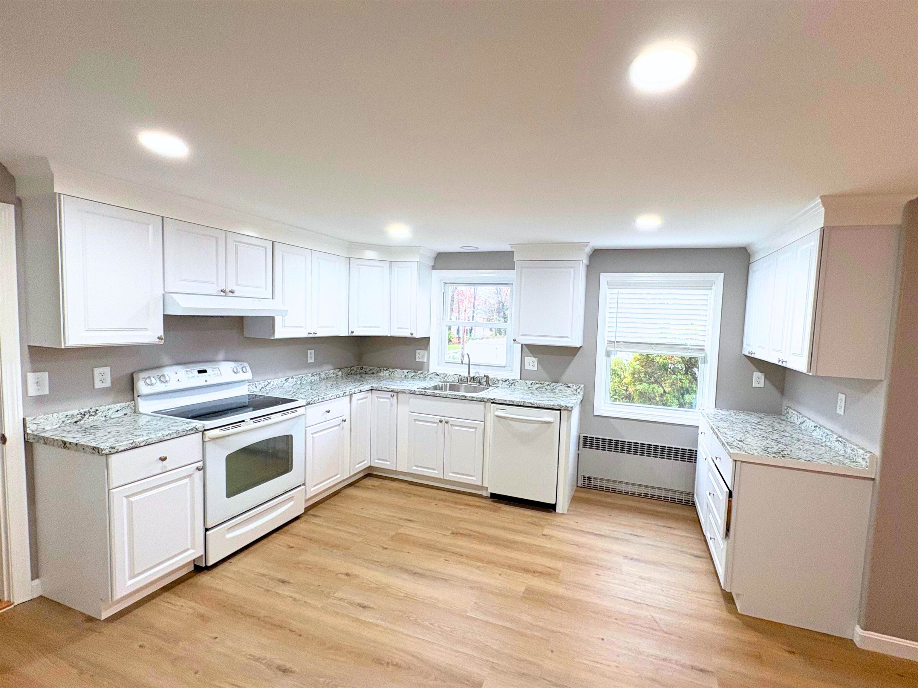 11 Monadnock Street Nashua, NH 03064 - Photo 5 of 18