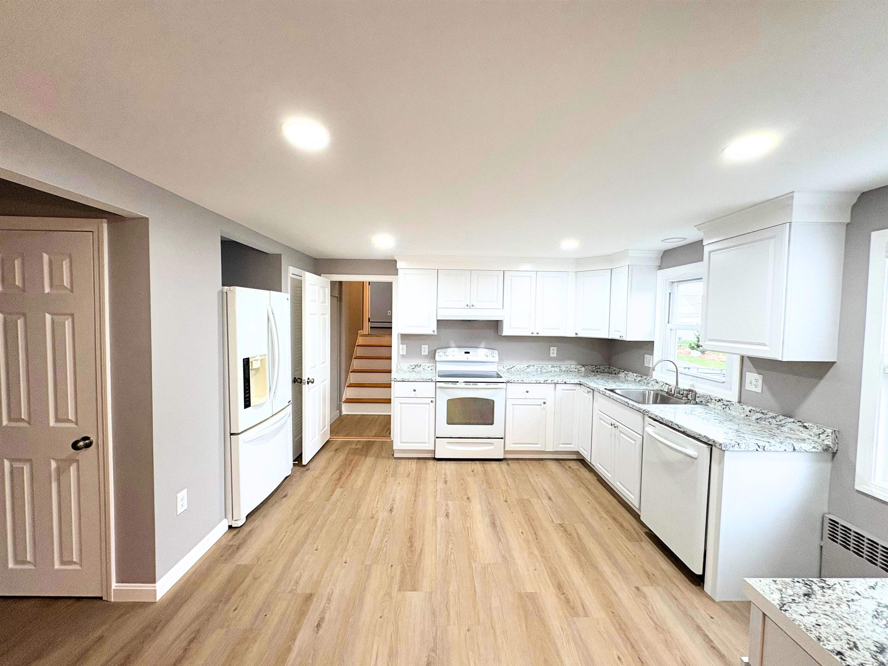 11 Monadnock Street Nashua, NH 03064 - Photo 7 of 18