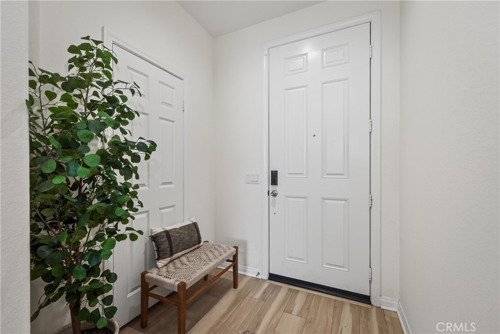 20065 Curaco Court Riverside, CA 92507 - Photo 6 of 37 Entry