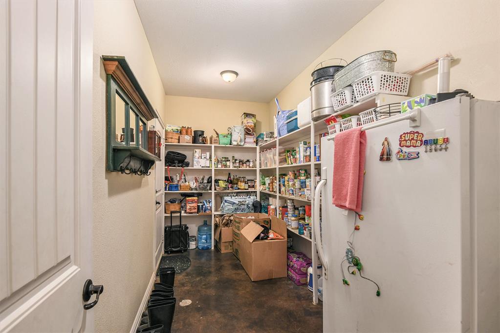 203 Saddle Ridge Court Springtown, TX 76082 - Photo 14 of 34