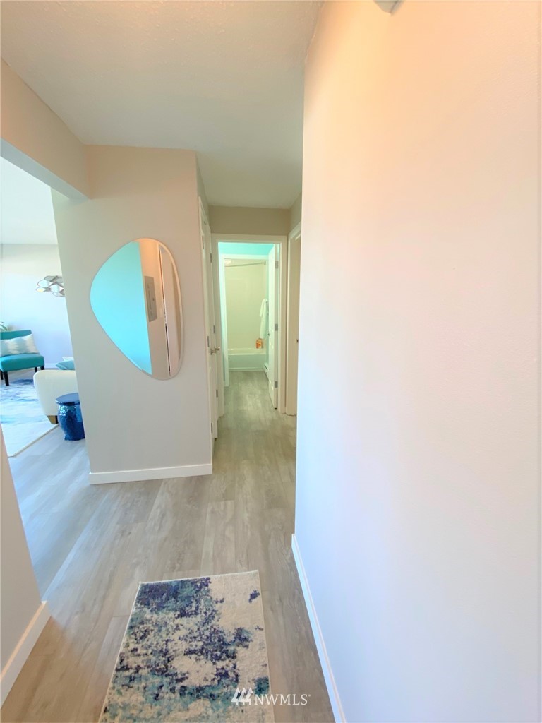 520 Maple Street, Unit 103 Edmonds, WA 98020 - Photo 4 of 29 Gallery Image 4