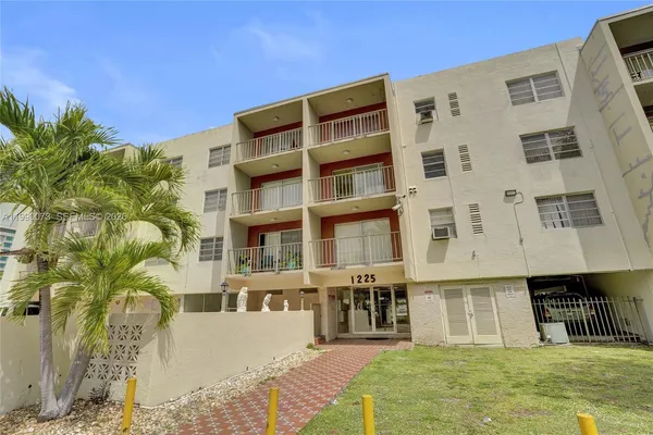 $199,900 | 1225 Northeast 124th Street, Unit 49C, North Miami, FL 33161