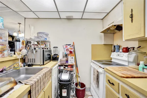 $199,900 | 1225 Northeast 124th Street, Unit 49C, North Miami, FL 33161