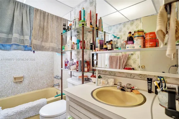 $199,900 | 1225 Northeast 124th Street, Unit 49C, North Miami, FL 33161