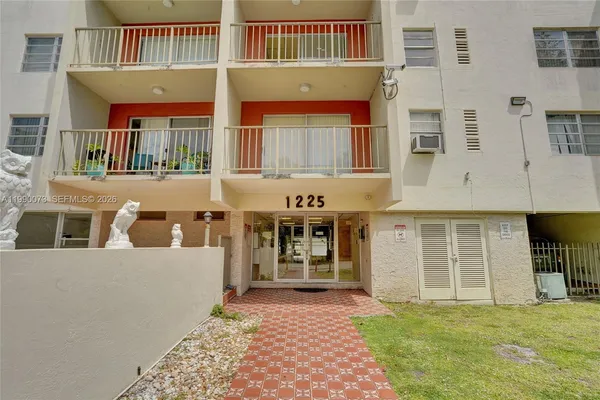 $199,900 | 1225 Northeast 124th Street, Unit 49C, North Miami, FL 33161