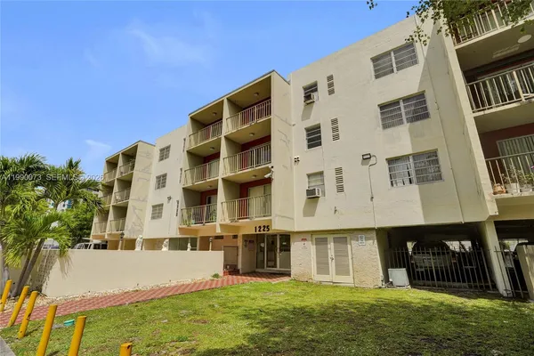 $199,900 | 1225 Northeast 124th Street, Unit 49C, North Miami, FL 33161