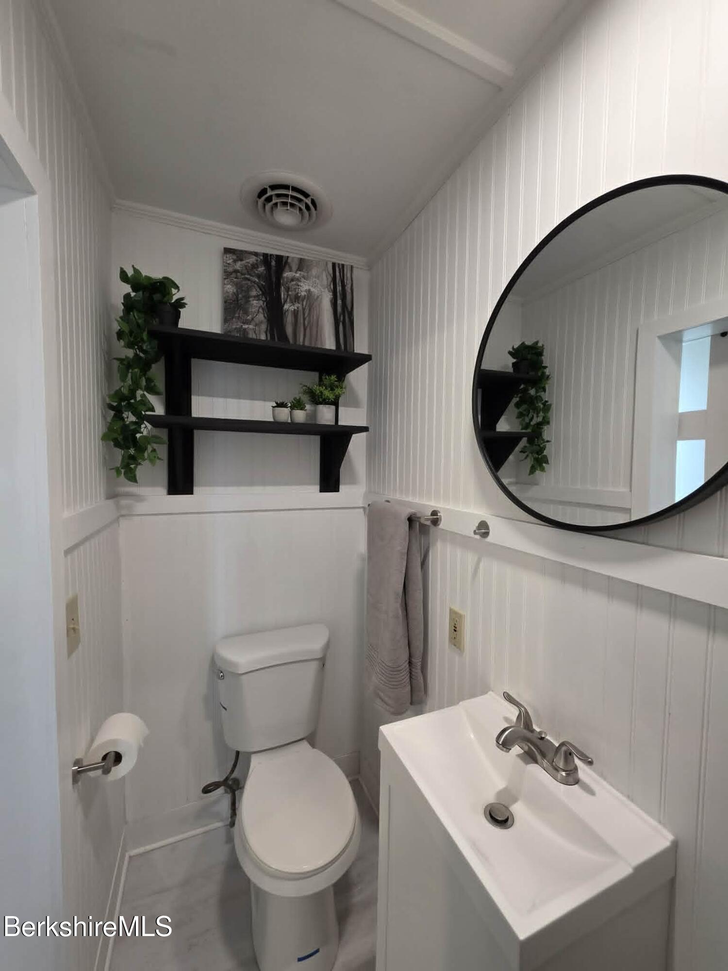 40 East Jordan Street, Unit 3 Adams, MA 01220 - Photo 15 of 18 Bathroom
