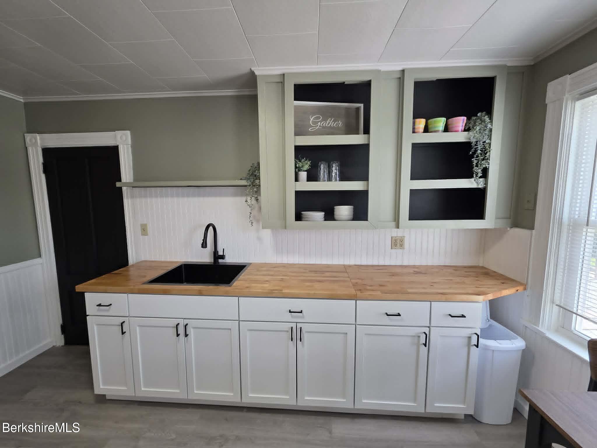 40 East Jordan Street, Unit 3 Adams, MA 01220 - Photo 3 of 18 Kitchen