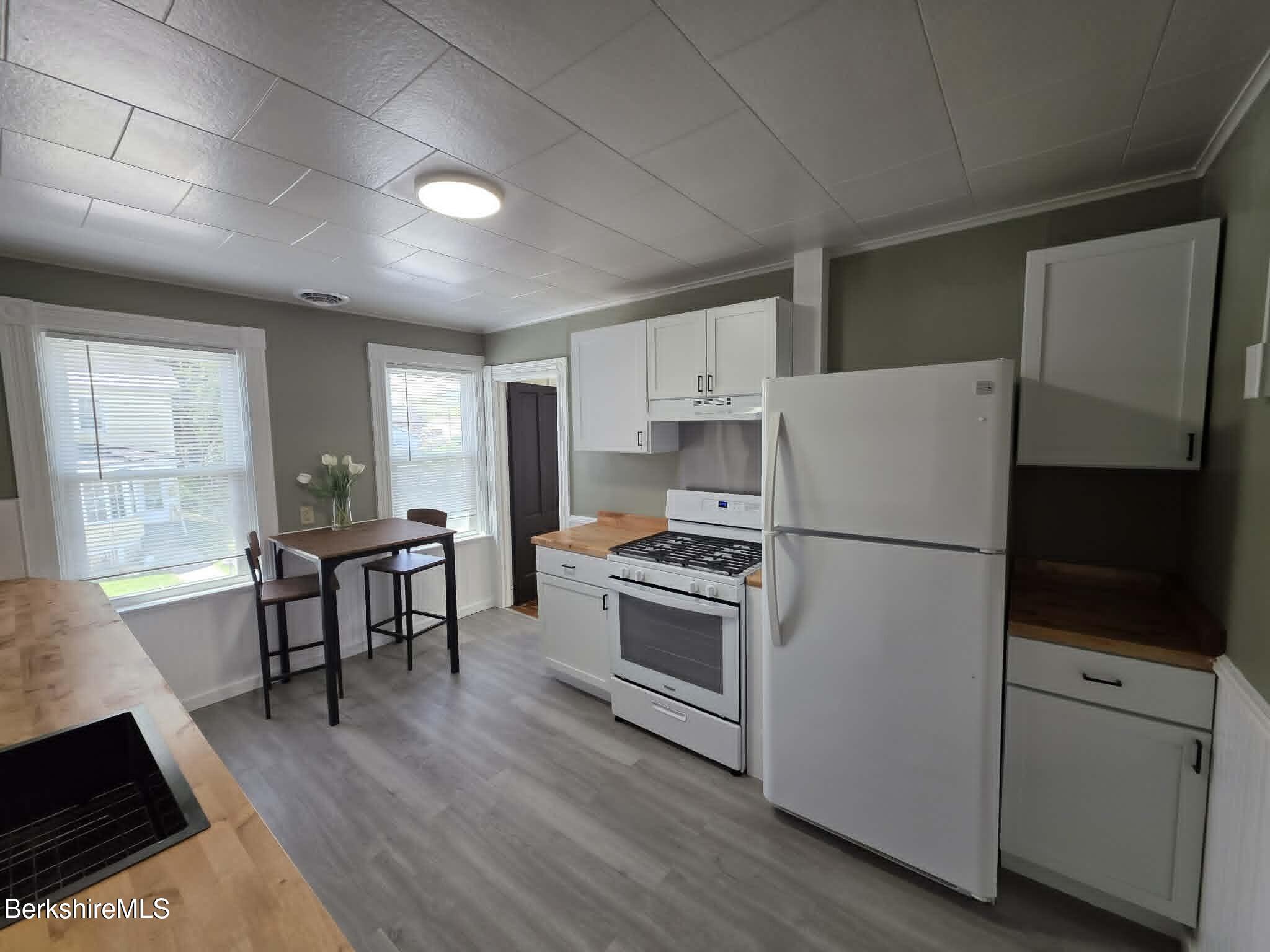 40 East Jordan Street, Unit 3 Adams, MA 01220 - Photo 5 of 18 Kitchen
