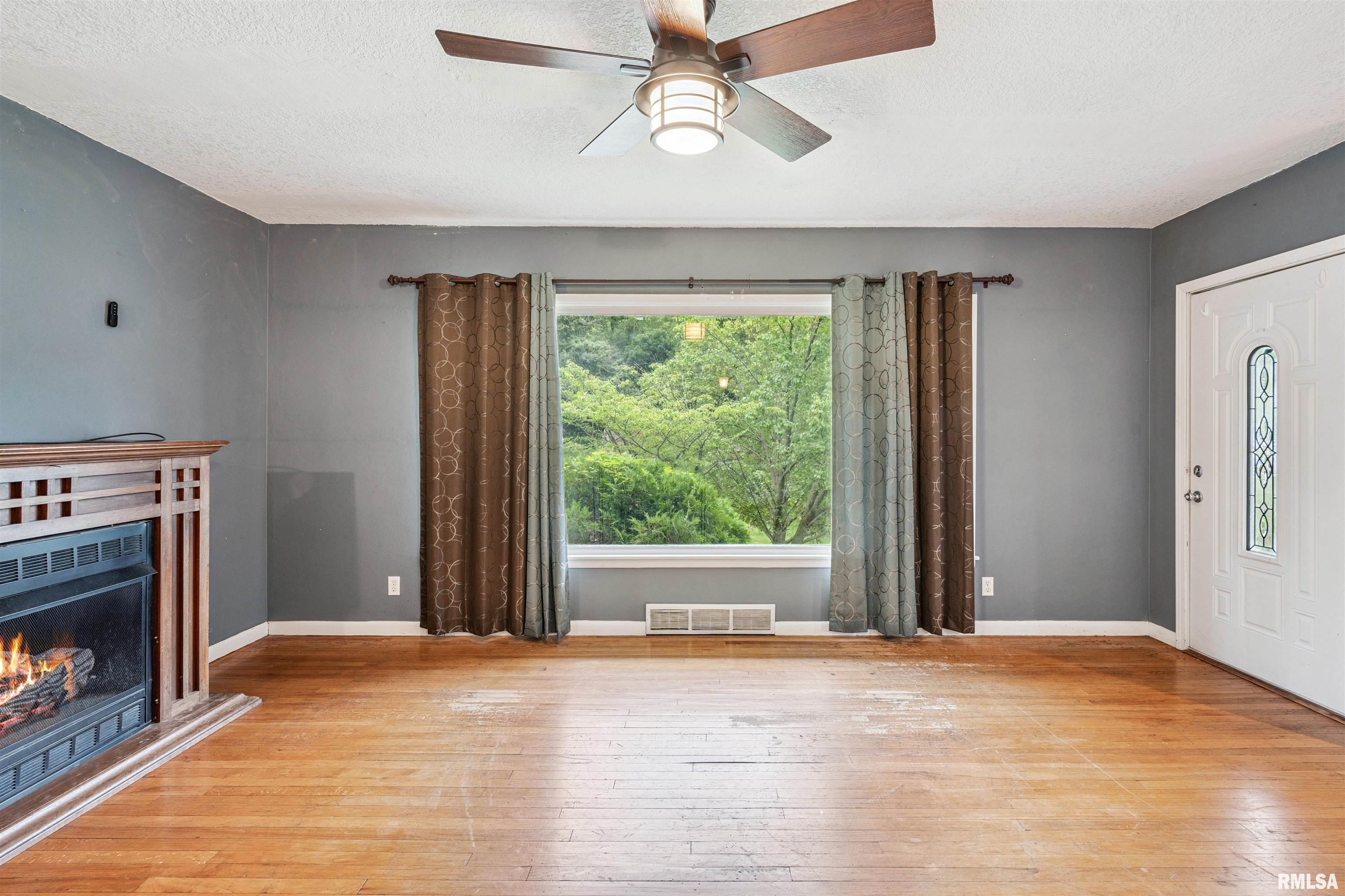 1704 Jersey Ridge Road Davenport, IA 52803 - Photo 2 of 25 Gallery Image 2