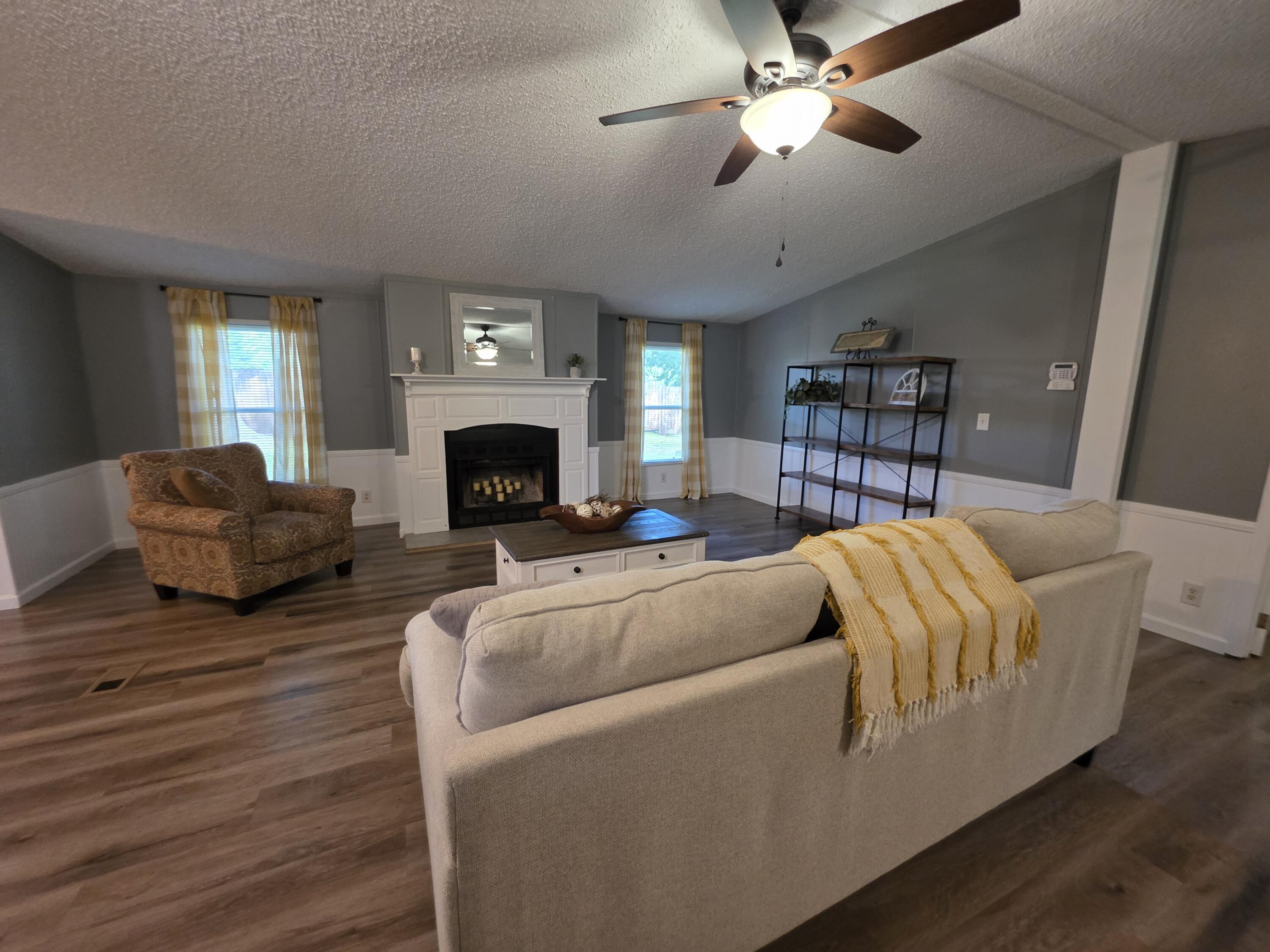 398 Armory Road Tracy City, TN 37387 - Photo 6 of 27 LivingRoom3