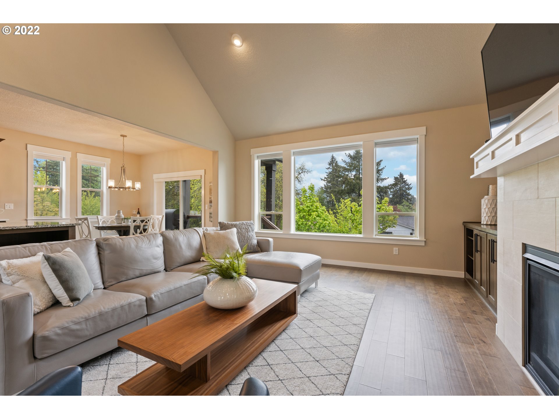 14026 Southwest 118th Court Tigard, OR 97224 - Photo 10 of 31 a living room with furniture and a large window
