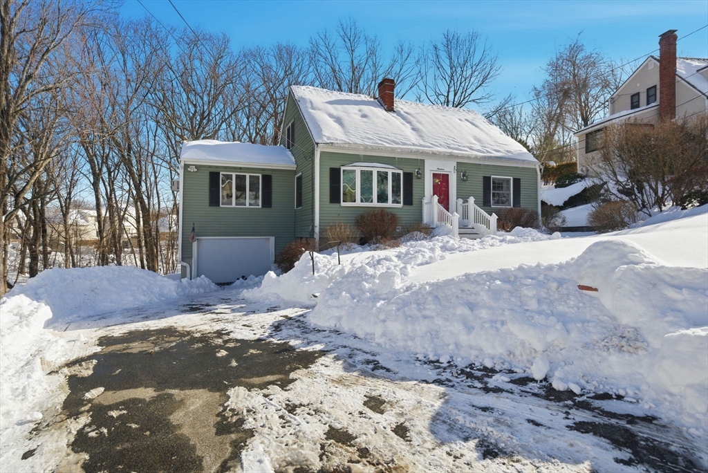 19 Indian Hill Road Woburn, MA 01801 - Photo 4 of 32