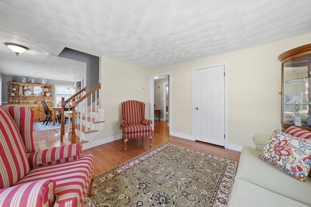 19 Indian Hill Road Woburn, MA 01801 - Photo 7 of 32