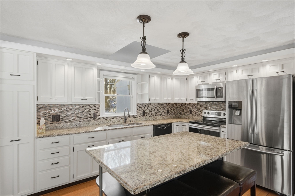 19 Indian Hill Road Woburn, MA 01801 - Photo 10 of 32