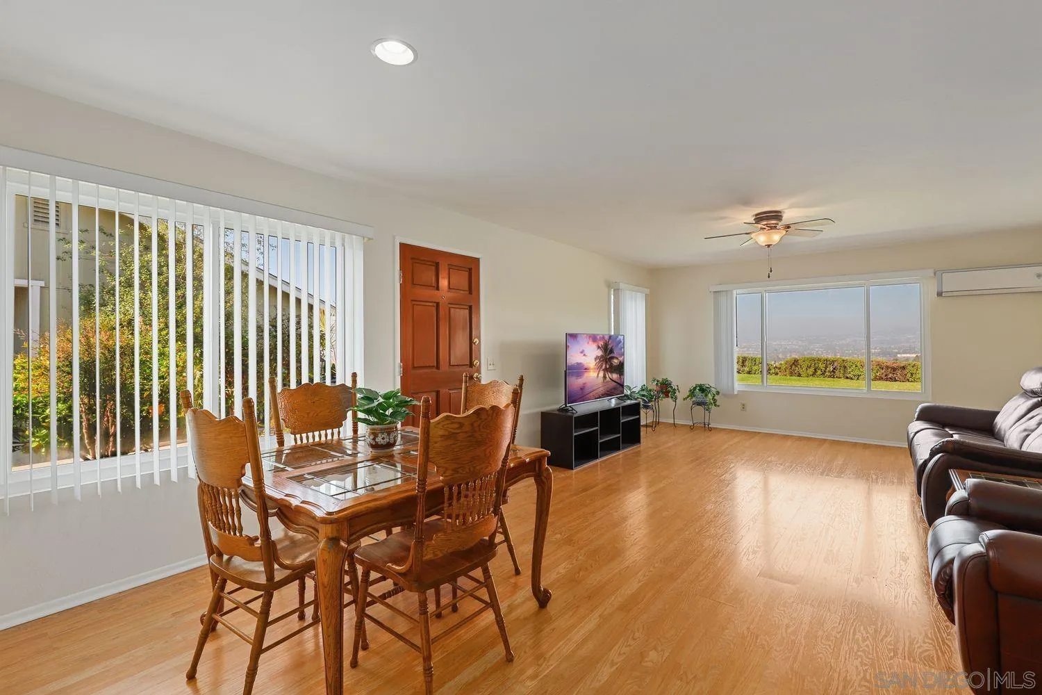 4322 Dowitcher Way Oceanside, CA 92057 - Photo 11 of 27 Gallery Image 11