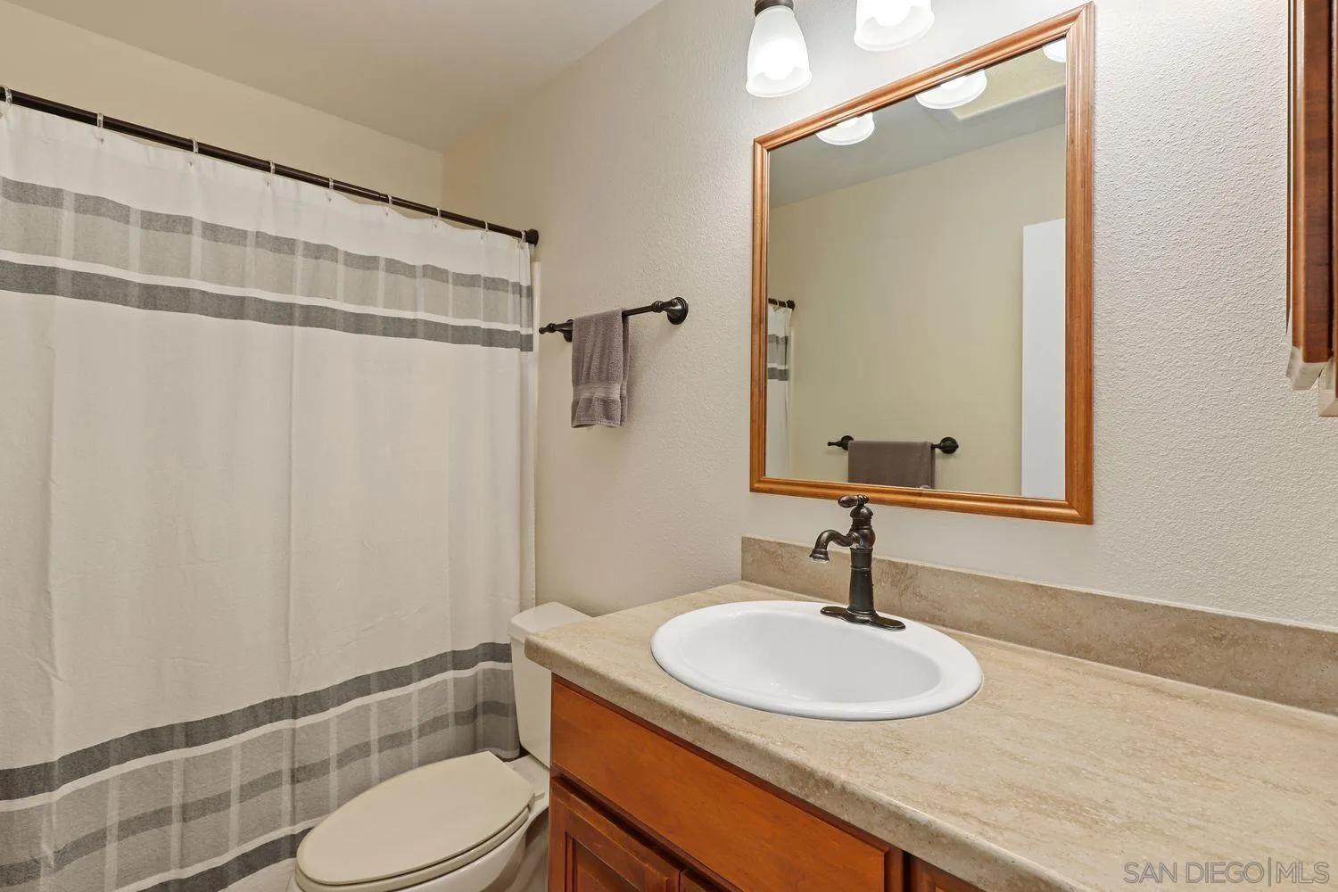 4322 Dowitcher Way Oceanside, CA 92057 - Photo 19 of 27 Gallery Image 19