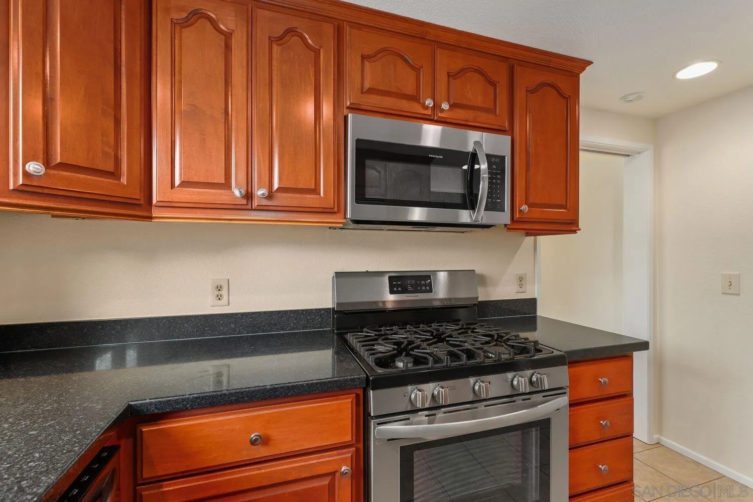 4322 Dowitcher Way Oceanside, CA 92057 - Photo 9 of 27 Gallery Image 9