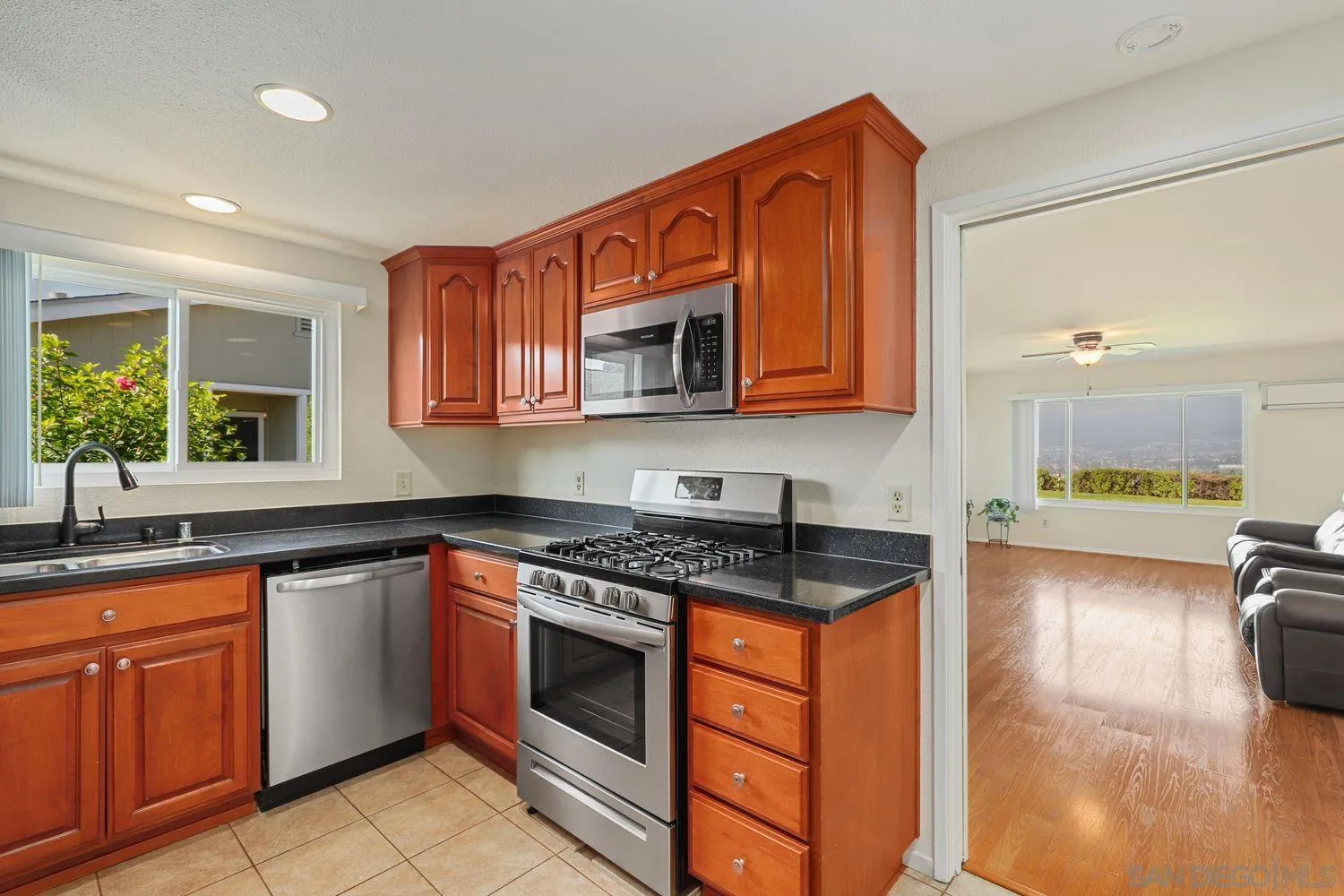 4322 Dowitcher Way Oceanside, CA 92057 - Photo 10 of 27 Gallery Image 10