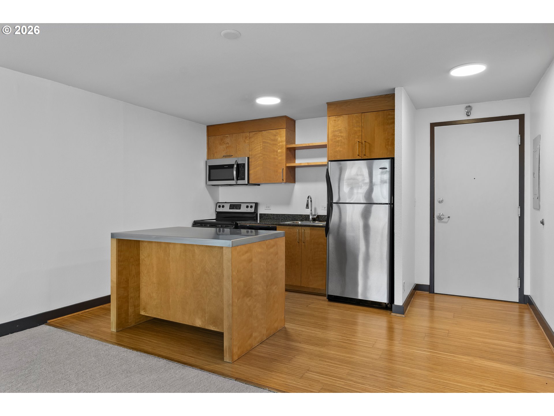 255 Southwest Harrison Street, Unit 15C Portland, OR 97201 - Photo 16 of 41 Kitchen