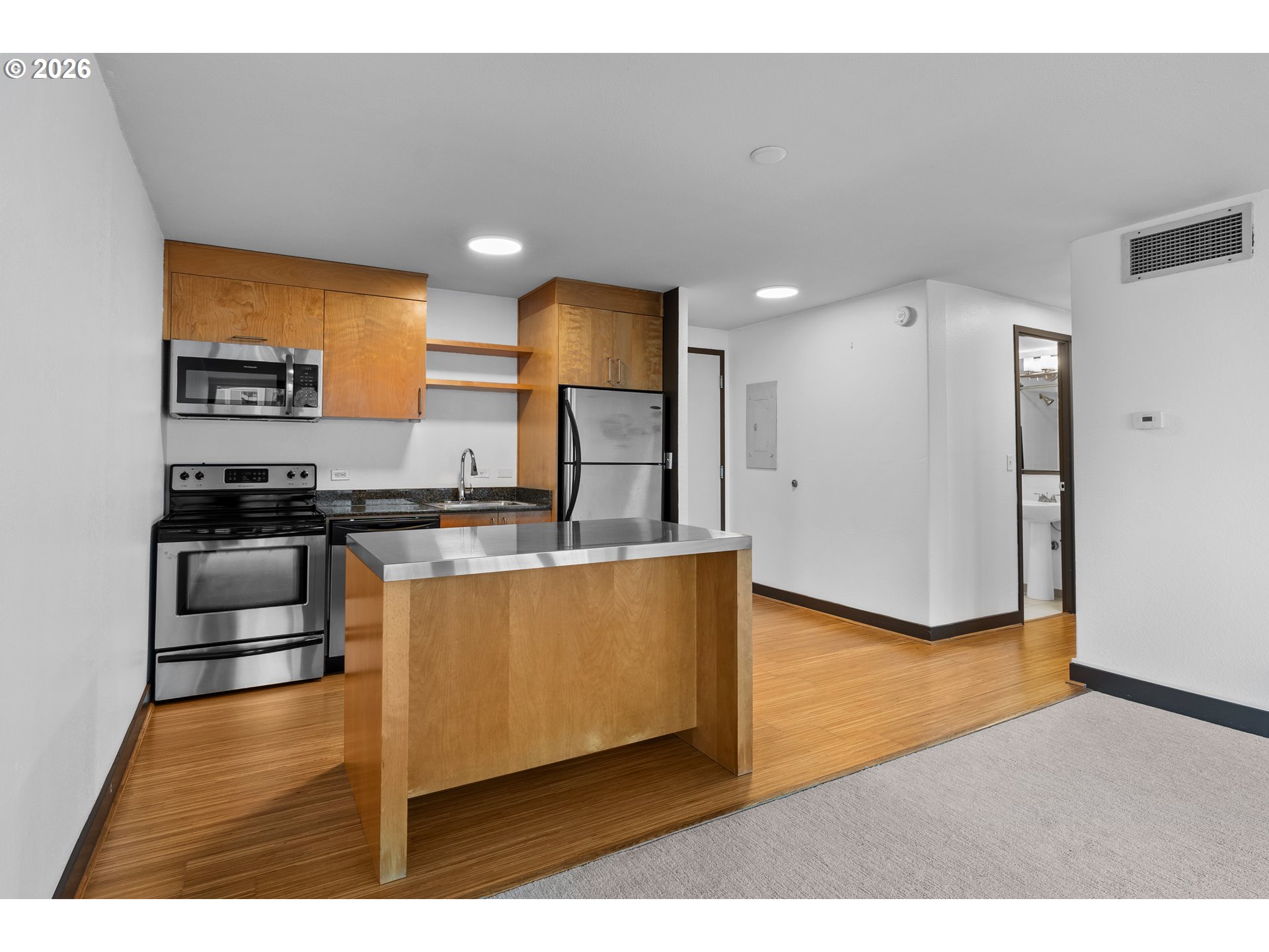 255 Southwest Harrison Street, Unit 15C Portland, OR 97201 - Photo 18 of 41 Kitchen