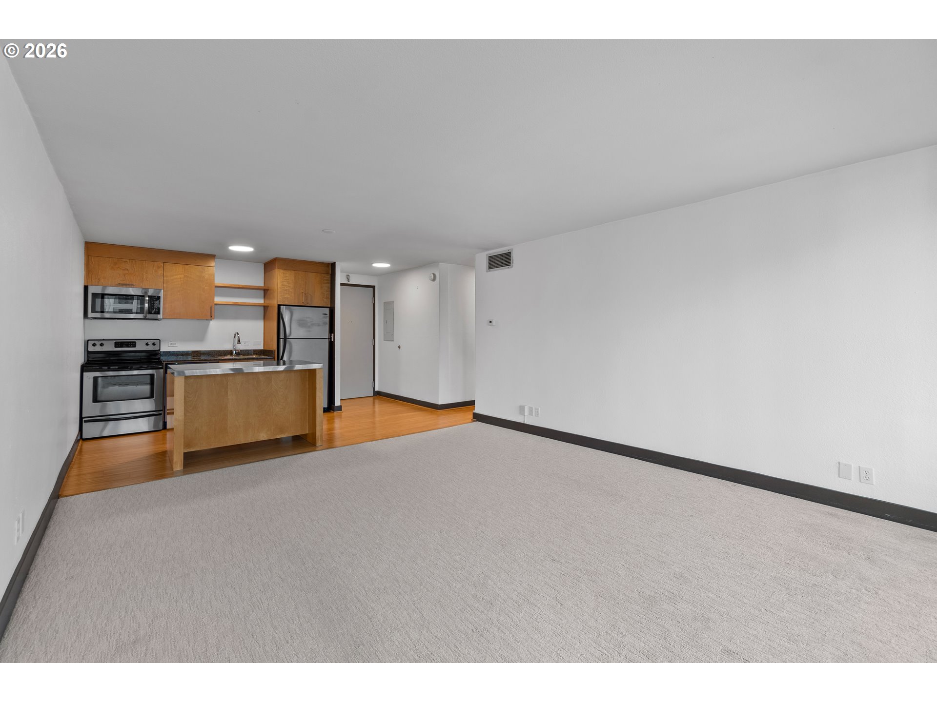 255 Southwest Harrison Street, Unit 15C Portland, OR 97201 - Photo 9 of 41 Living Room