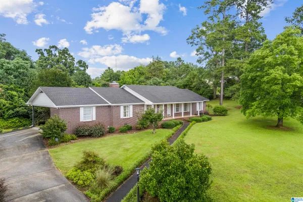 $250,000 | 1001 Shady Ln Circle, Talladega, AL 35160