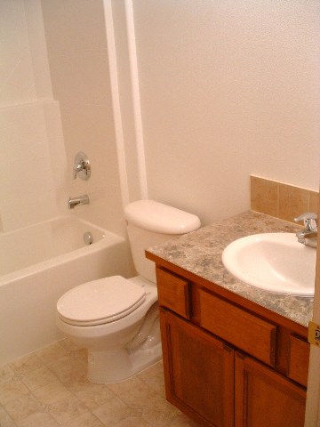 11220 North Waikiki Road Spokane, WA 99218 - Photo 5 of 9 Gallery Image 5