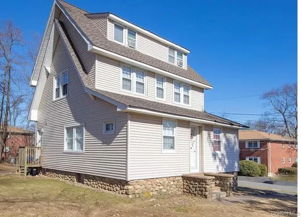 $2,600 | 502 West Nyack Road, Unit 1, West Nyack, NY 10994