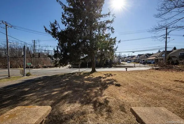 $2,600 | 502 West Nyack Road, Unit 1, West Nyack, NY 10994