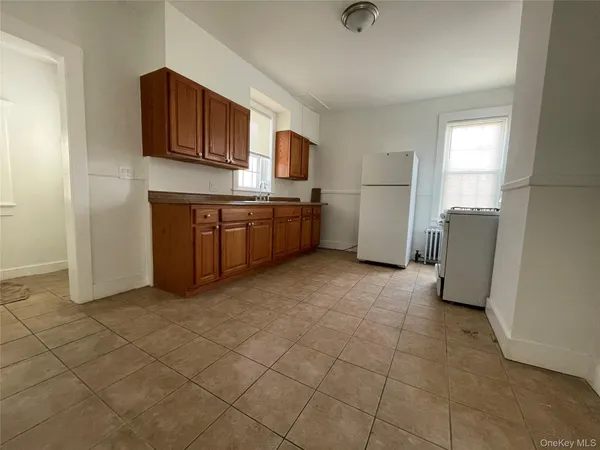 $2,600 | 502 West Nyack Road, Unit 1, West Nyack, NY 10994