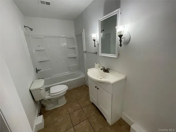 $2,600 | 502 West Nyack Road, Unit 1, West Nyack, NY 10994