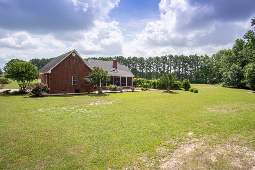 1043 Woodrow Road Bishopville, SC 29010 - Photo 36 of 38 Gallery Image 36