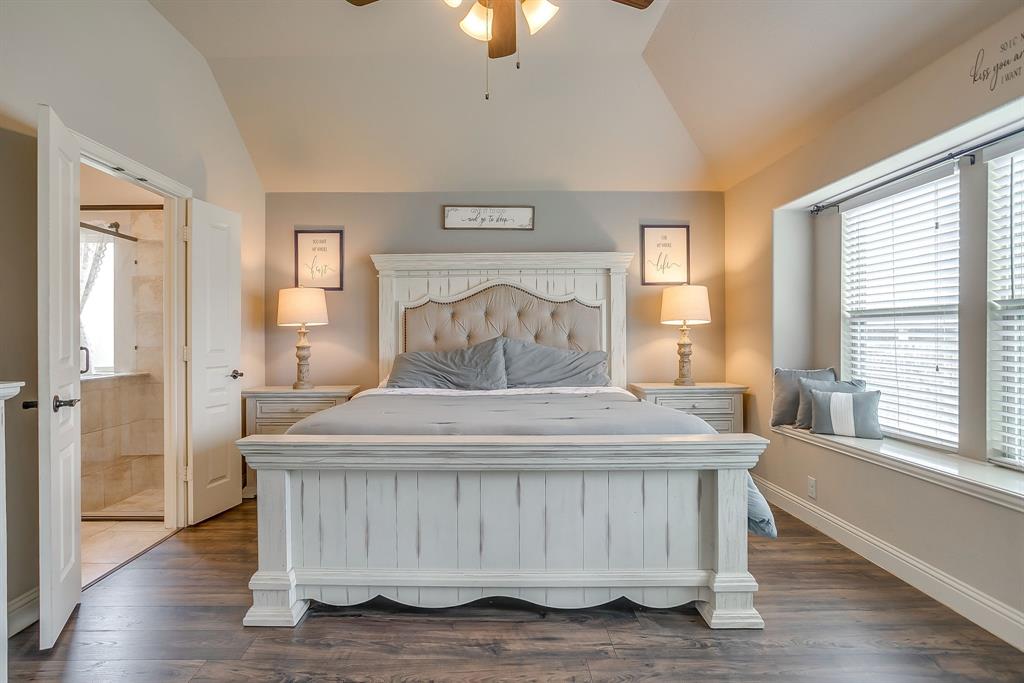 1033 Rustic Oak Way Burleson, TX 76028 - Photo 19 of 40